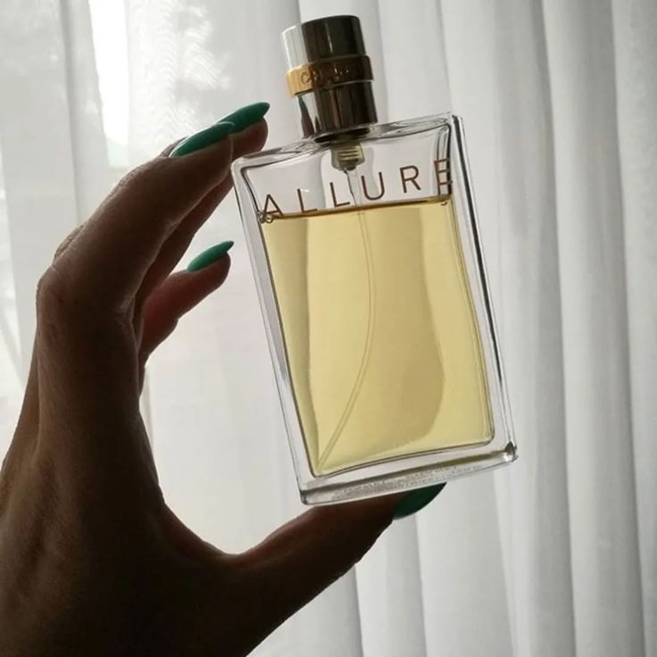 Allure Eau de Parfum Chanel pour femme